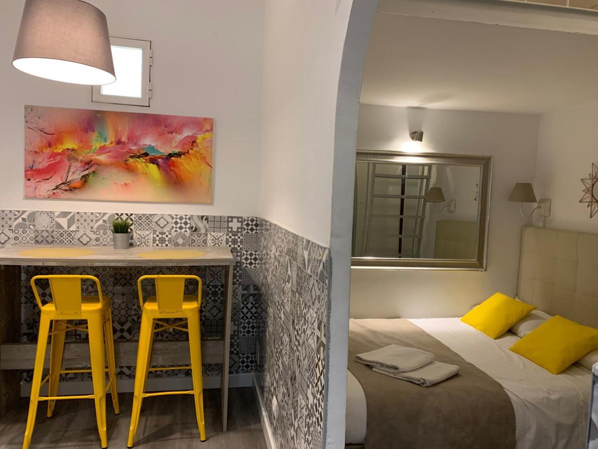 Carlos close the plaza mayor Madrid Exterior foto